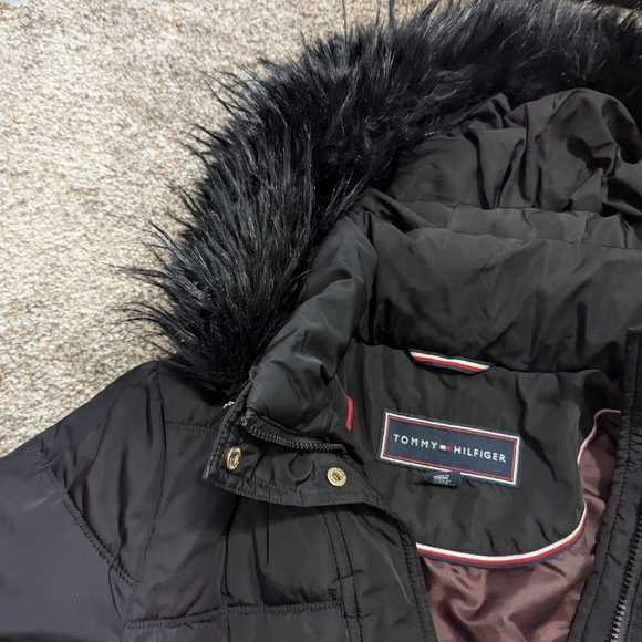 Tommy Hilfiger Black Fur-Trimmed Women's Winter Coat Small - Picture 4 of 7